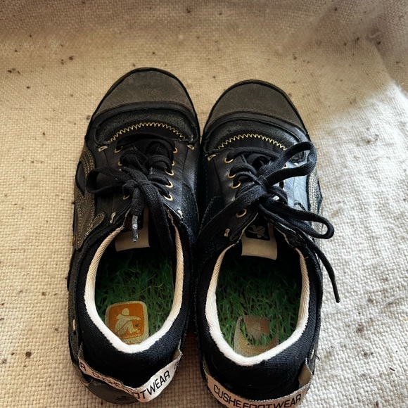 Black and Gold Cushe Sneaks - Picture 7 of 11